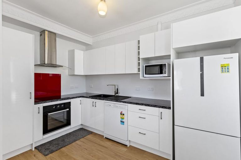 Photo of property in 21 Leighton Avenue, Waiwhetu, Lower Hutt, 5010