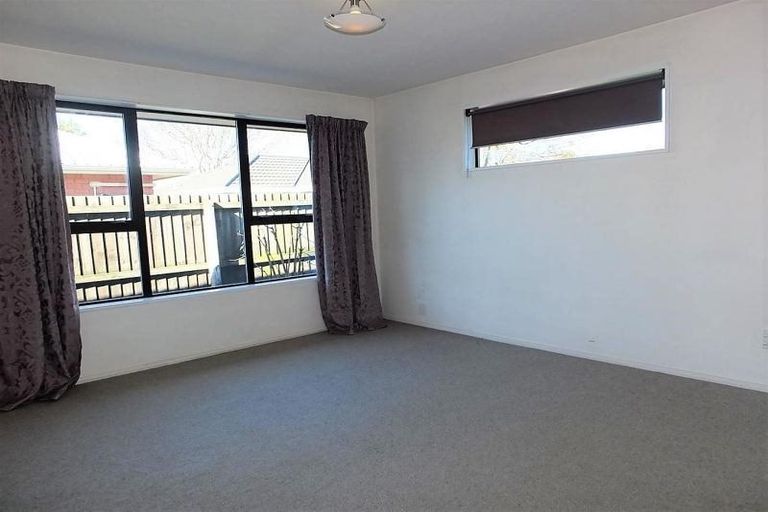 Photo of property in 1/271 Wairakei Road, Bryndwr, Christchurch, 8053