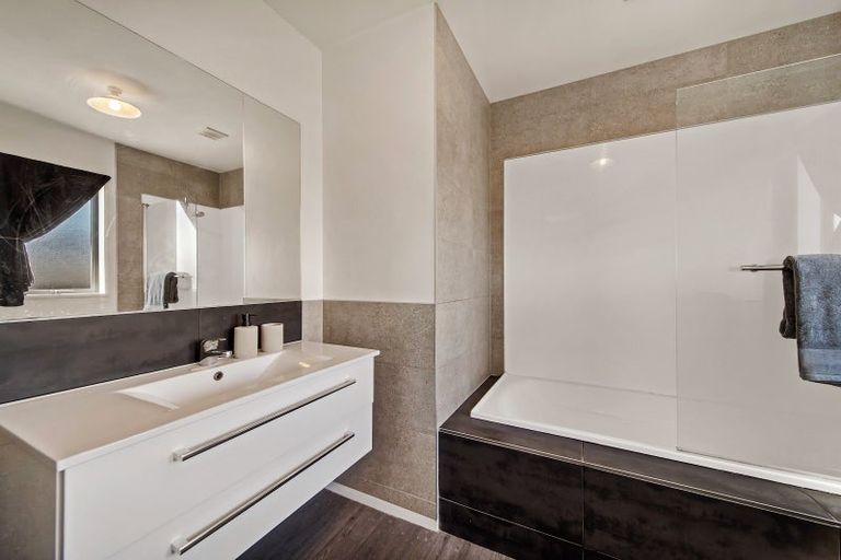 Photo of property in 2/65 Kuaka Crescent, Bromley, Christchurch, 8062