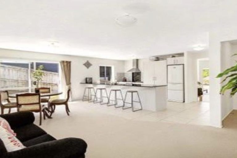 Photo of property in 9 Tararua Close, Aotea, Porirua, 5024