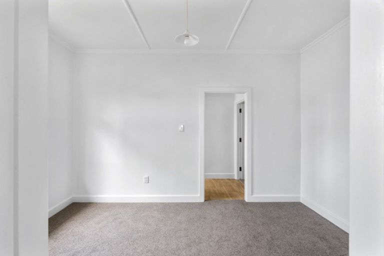 Photo of property in 142 Carlyle Street, Napier South, Napier, 4110