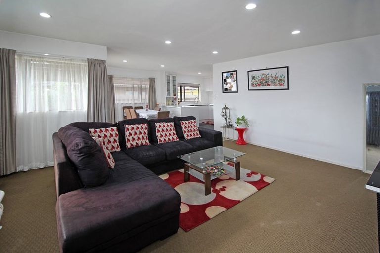 Photo of property in 12 Masters Place, Favona, Auckland, 2024