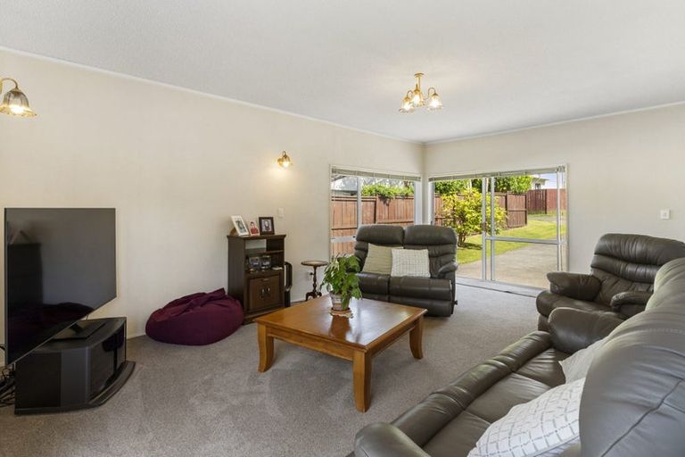 Photo of property in 30 Ganymede Place, Half Moon Bay, Auckland, 2012