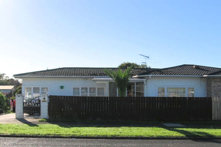 Photo of property in 32 Clendon Avenue, Papatoetoe, Auckland, 2025