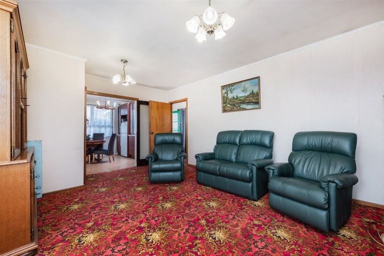 Photo of property in 72a Sylvan Crescent, Te Atatu South, Auckland, 0610