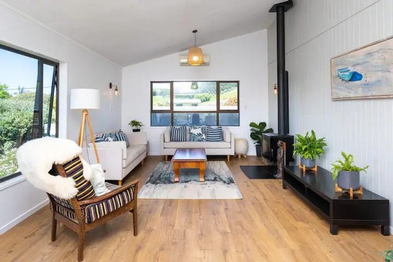 Photo of property in 68 Harper Road, Waimarama, Havelock North, 4294