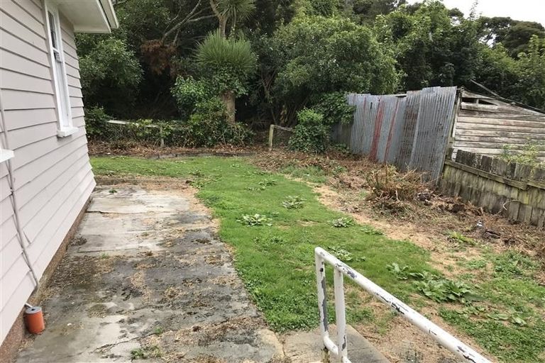 Photo of property in 18 Lachlan Avenue, North Dunedin, Dunedin, 9016