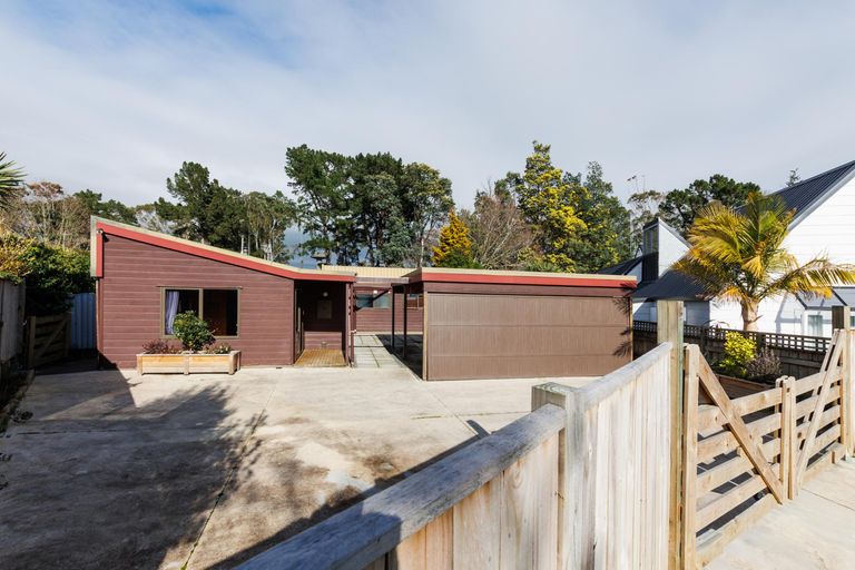 Photo of property in 5 Fernwood Place, Fitzherbert, Palmerston North, 4410