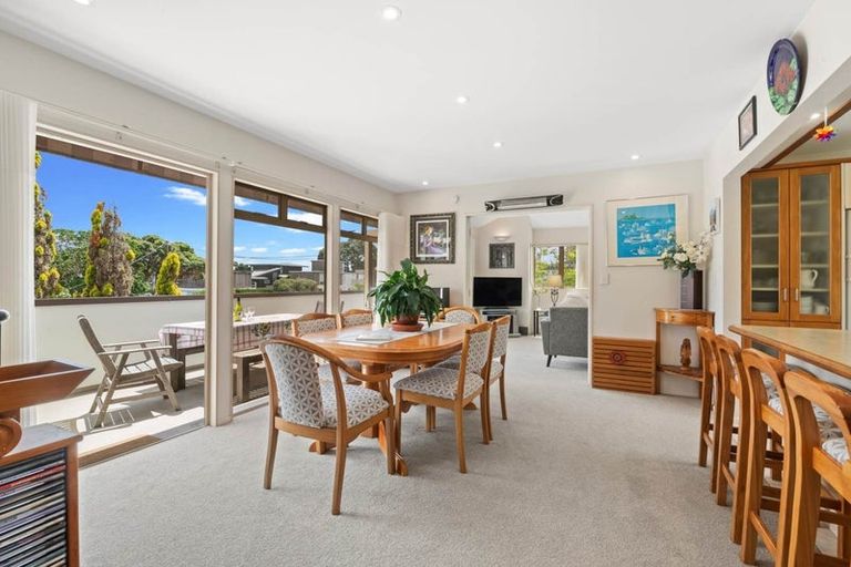 Photo of property in 13a Marellen Drive, Red Beach, 0932