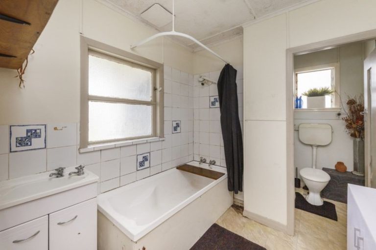 Photo of property in 36 Liverpool Street, Takaro, Palmerston North, 4412