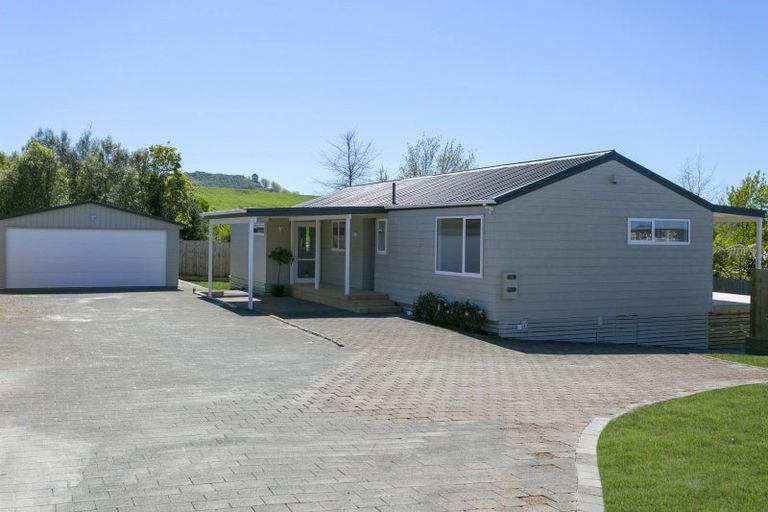 Photo of property in 12b Reeves Road, Acacia Bay, Taupo, 3330