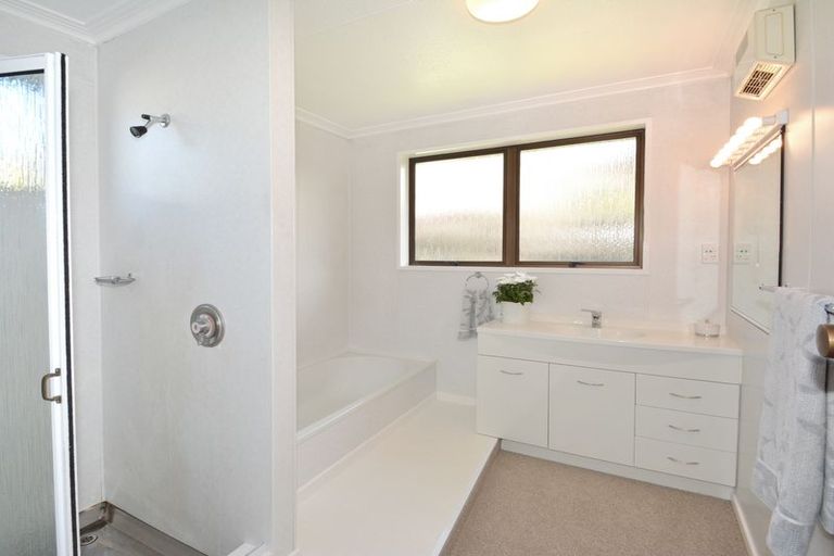 Photo of property in 29 Easther Crescent, Kew, Dunedin, 9012