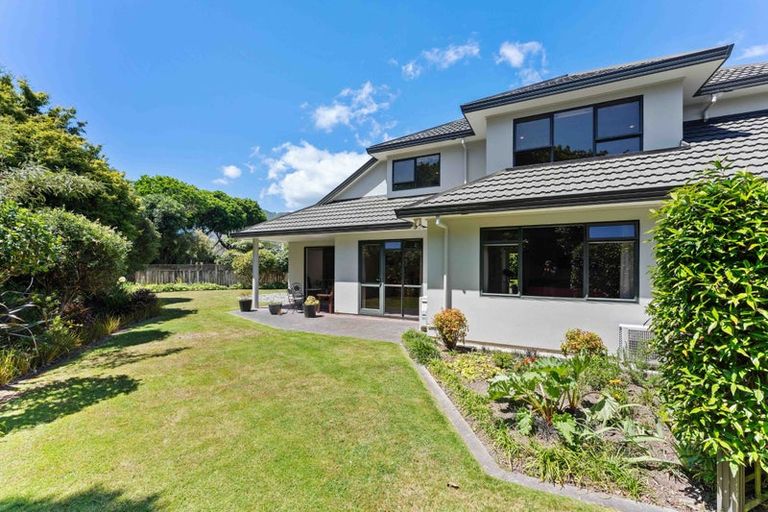 Photo of property in 30 Awanui Drive, Waikanae, 5036