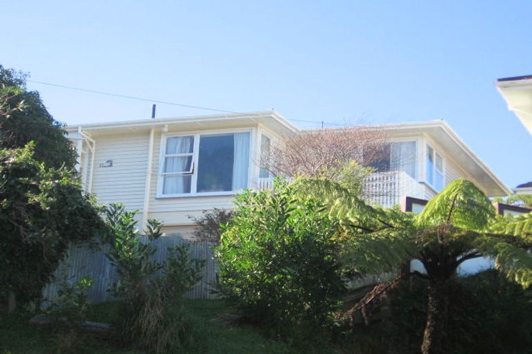 Photo of property in 32 Bassett Road, Johnsonville, Wellington, 6037