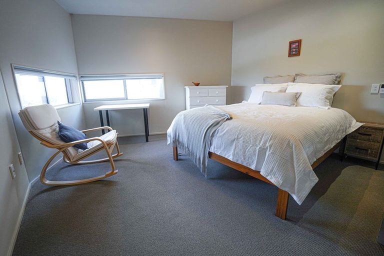 Photo of property in 9b Onslow Road, Khandallah, Wellington, 6035