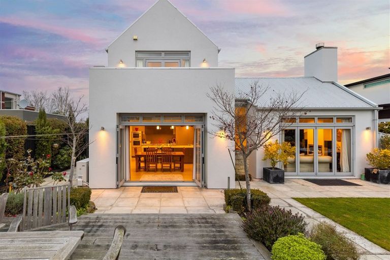 Photo of property in 21 Taylors Avenue, Bryndwr, Christchurch, 8052