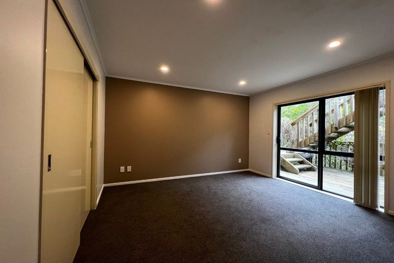 Photo of property in 45 Condor Place, Unsworth Heights, Auckland, 0632