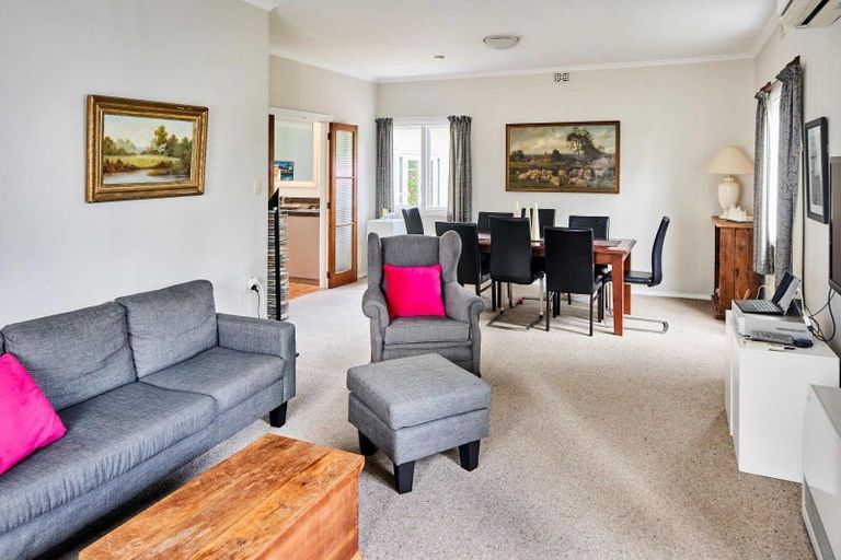 Photo of property in 10 York Street, Moera, Lower Hutt, 5010