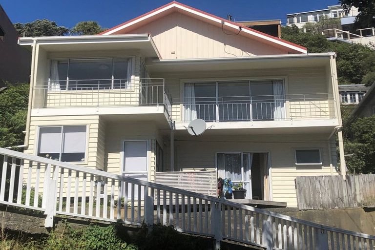 Photo of property in 43 Palliser Road, Roseneath, Wellington, 6011