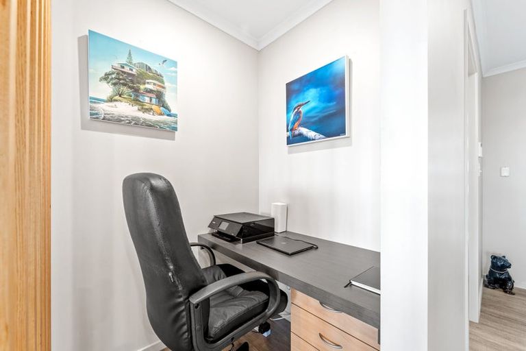 Photo of property in 16 Ruth Craig Place, Stanmore Bay, Whangaparaoa, 0932