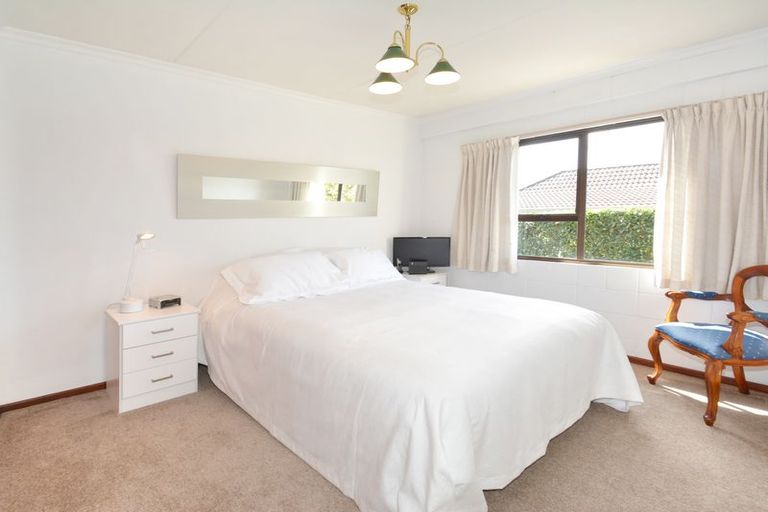 Photo of property in 29 Easther Crescent, Kew, Dunedin, 9012