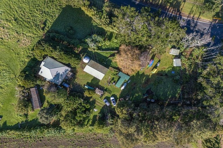 Photo of property in 2640 South Head Road, South Head, Helensville, 0874
