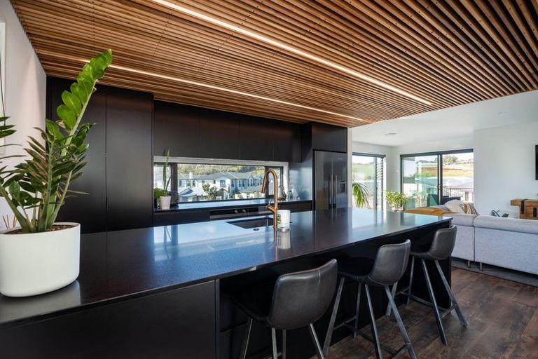 Photo of property in 46 Fernbrook Drive, Hurworth, New Plymouth, 4310