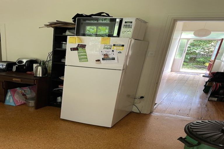 Photo of property in 129 Glenmore Street, Kelburn, Wellington, 6012