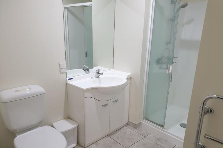 Photo of property in Atrium Towers, 6d/154 The Terrace, Wellington Central, Wellington, 6011