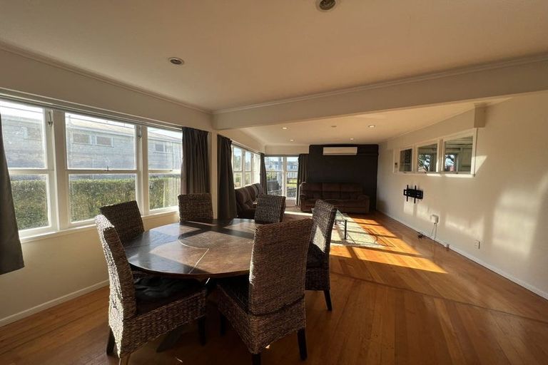 Photo of property in 37 Beaumonts Way, Manurewa, Auckland, 2102