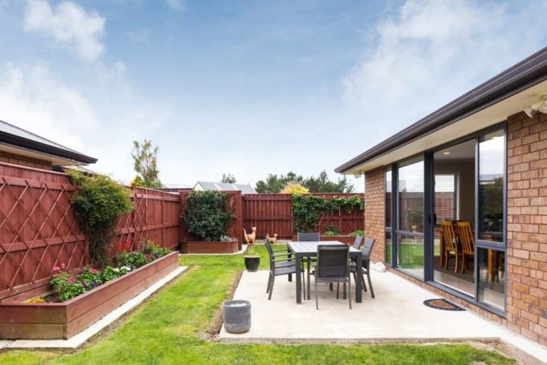 Photo of property in 4 Levi Place, Kelvin Grove, Palmerston North, 4414