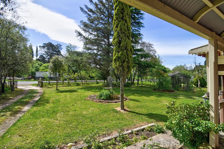 Photo of property in 1394 Opaki Kaiparoro Road, Mauriceville, Masterton, 5882