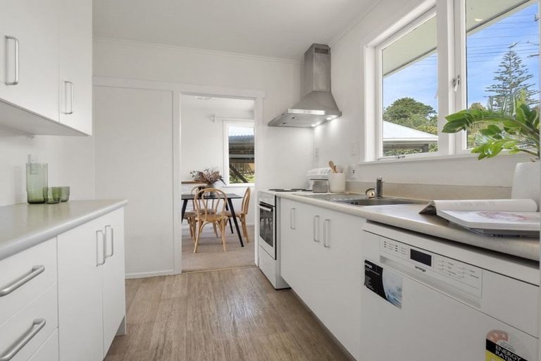 Photo of property in 1/94 Archers Road, Glenfield, Auckland, 0629