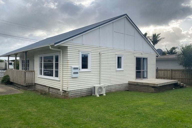 Photo of property in 24 Airdrie Road, Ranui, Auckland, 0612