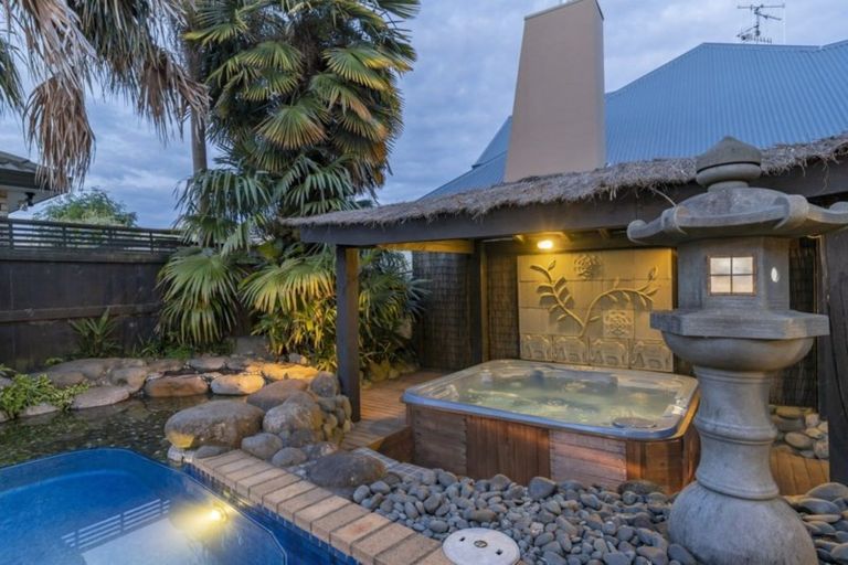 Photo of property in 2 La Cumbre Close, Bethlehem, Tauranga, 3110