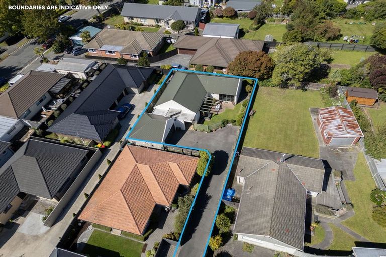 Photo of property in 2/139 Maidstone Road, Ilam, Christchurch, 8041