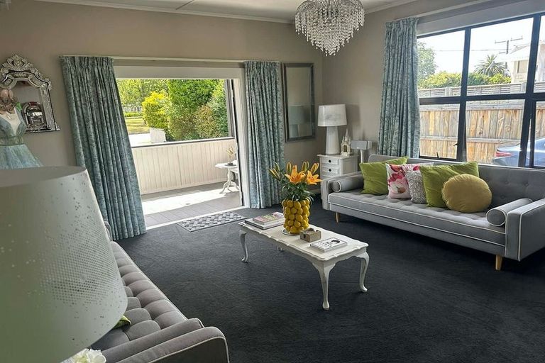 Photo of property in 74 Naples Street, Martinborough, 5711