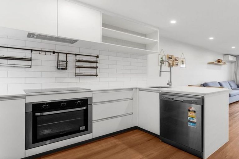 Photo of property in 30 Ivy Nola Way, Henderson, Auckland, 0612