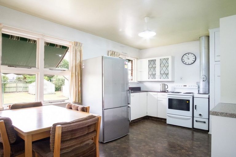 Photo of property in 7 Canberra Place, Redwood, Christchurch, 8051