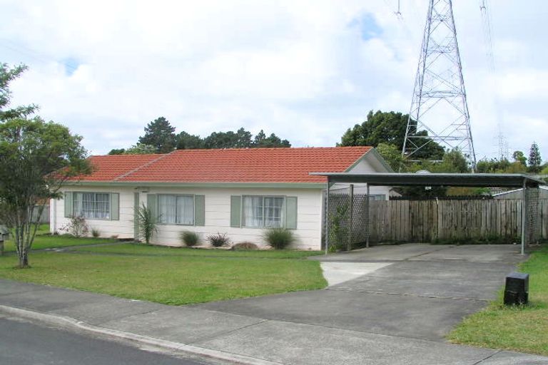 Photo of property in 3 Lori Place, Massey, Auckland, 0614