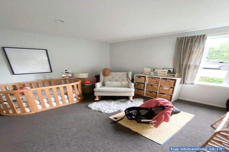 Photo of property in 12 Rossmore Terrace, Murrays Bay, Auckland, 0630