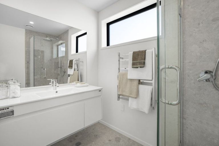 Photo of property in 2 Pascoe Avenue, Paremata, Porirua, 5026