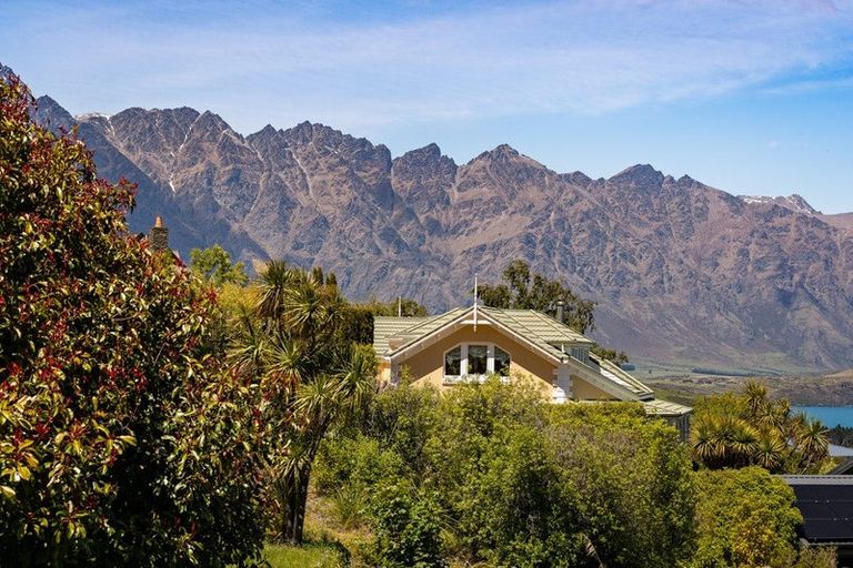 Photo of property in 15 Manchester Place, Queenstown, 9300