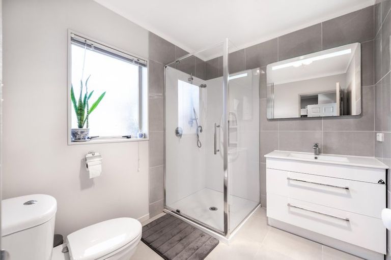 Photo of property in 129b Parrs Cross Road, Glen Eden, Auckland, 0612