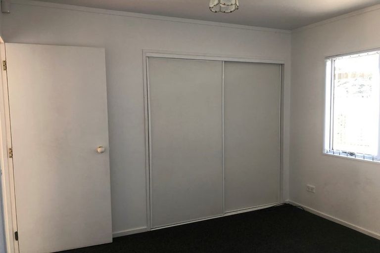 Photo of property in 8 Dennis Road, Papatoetoe, Auckland, 2025