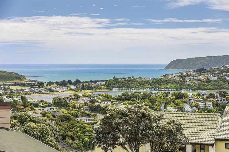 Photo of property in 22 Mercury Way, Whitby, Porirua, 5024