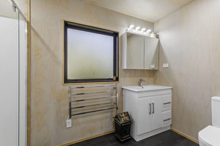 Photo of property in 95 Sweetacres Drive, Belmont, Lower Hutt, 5010