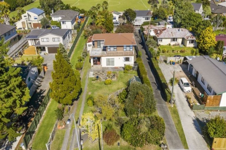 Photo of property in 40 Godley Road, Green Bay, Auckland, 0604