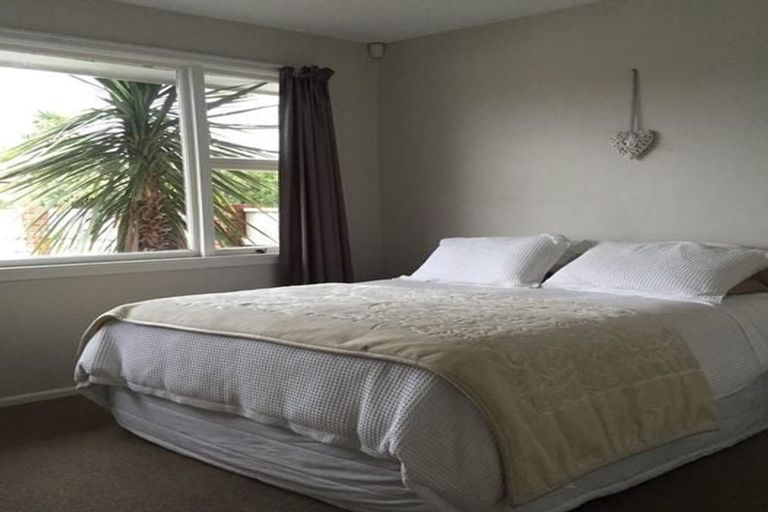 Photo of property in 176 Centaurus Road, Saint Martins, Christchurch, 8022