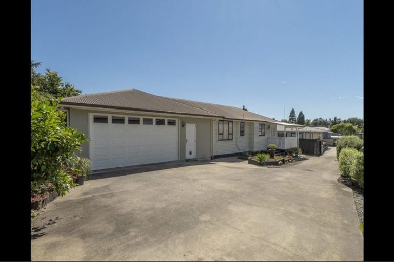 Photo of property in 22 Queen Road, Bellevue, Tauranga, 3110